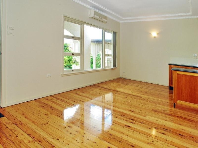 16 Turley Avenue, Bomaderry NSW 2541