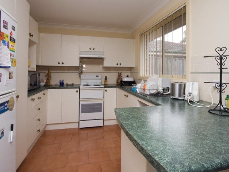 2/10 Regent Place, Bomaderry NSW 2541