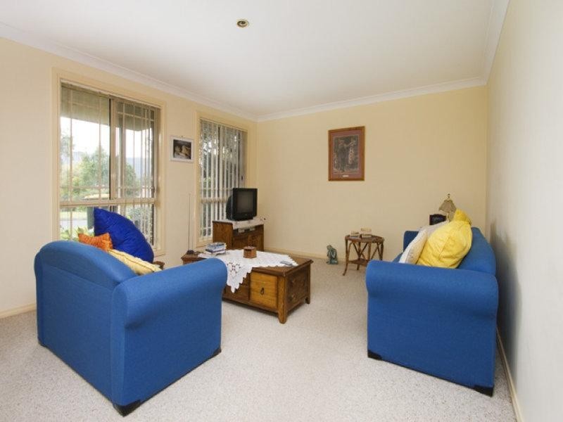 2/10 Regent Place, Bomaderry NSW 2541