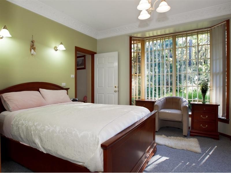 16 Linnane Street, Falls Creek NSW 2540