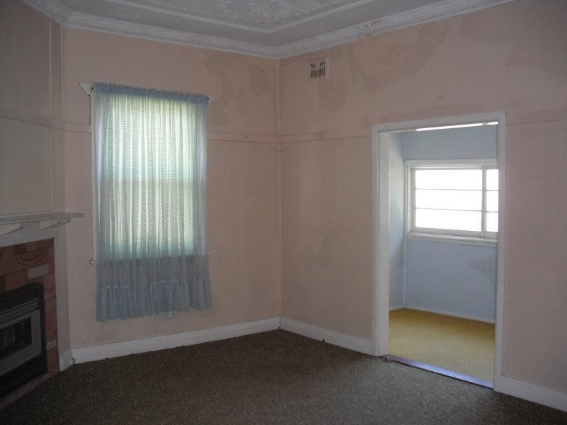 4 Bunberra Street, Bomaderry NSW 2541