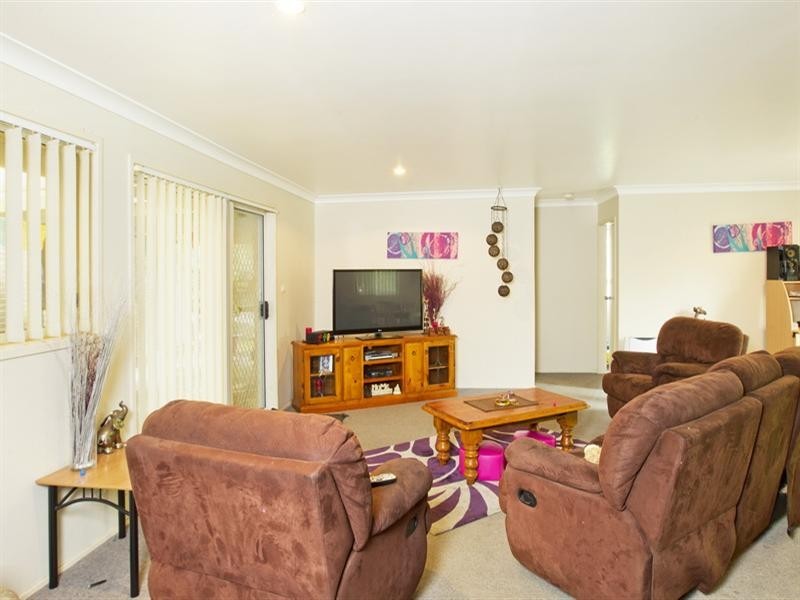 26 Lyndhurst Drive, Bomaderry NSW 2541