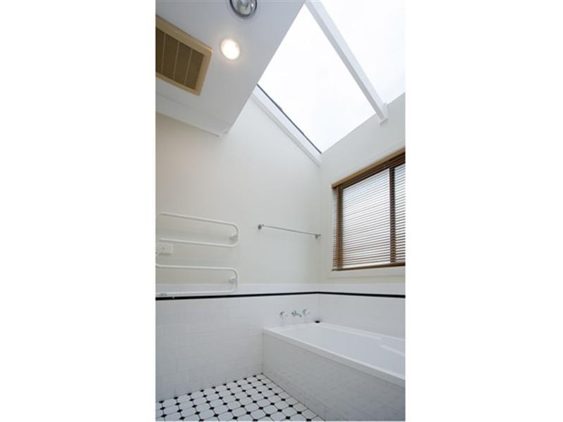 4 Isa Road, Worrigee NSW 2540