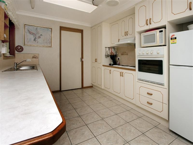 16 Jasmine Drive, Bomaderry NSW 2541