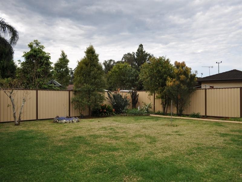 16 Jasmine Drive, Bomaderry NSW 2541