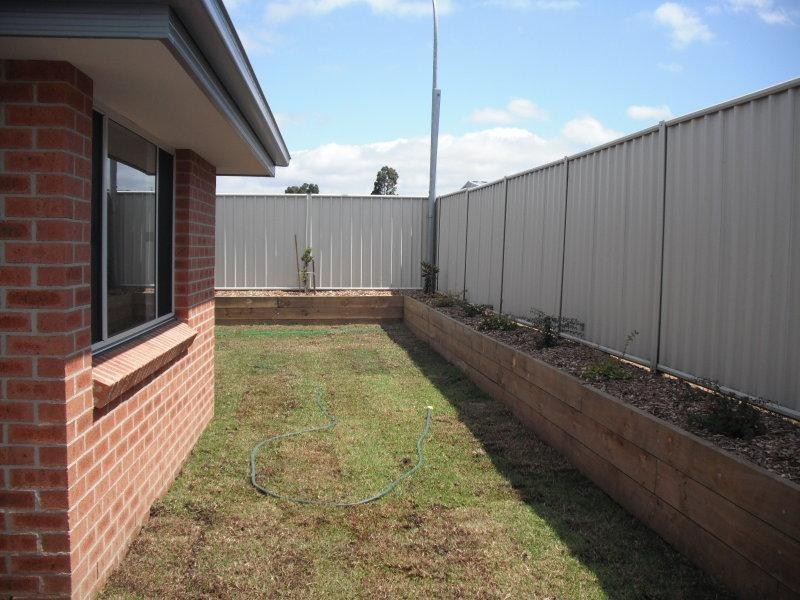 4/13 Hannah Place., Worrigee NSW 2540