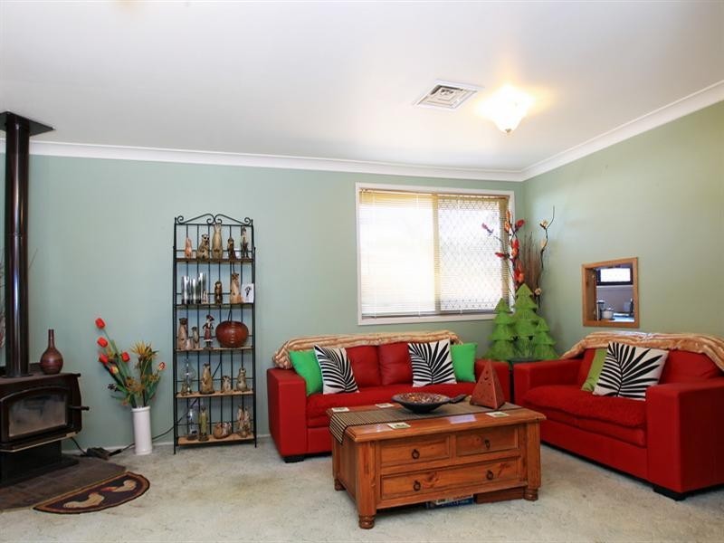 6 Benney Close, West Nowra NSW 2541