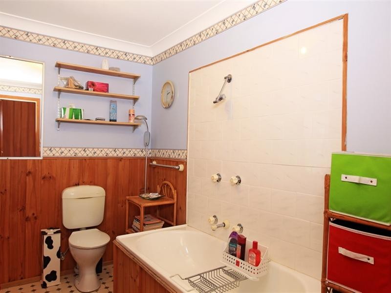 6 Benney Close, West Nowra NSW 2541