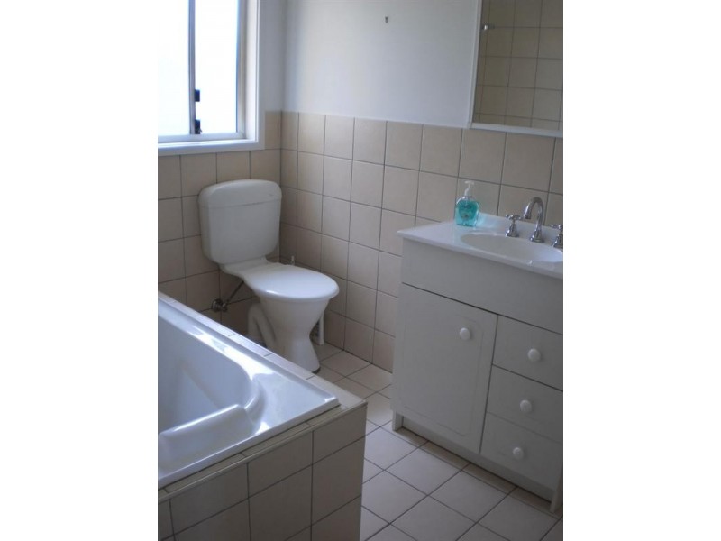 31 Sampson Crescent, Bomaderry NSW 2541