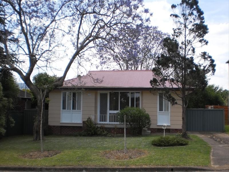 31 Sampson Crescent, Bomaderry NSW 2541