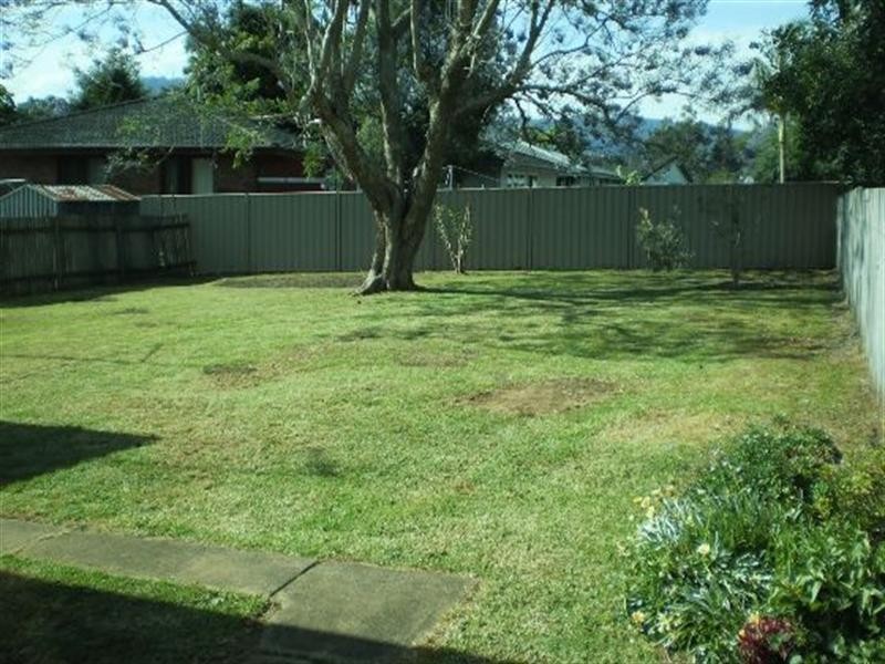 31 Sampson Crescent, Bomaderry NSW 2541