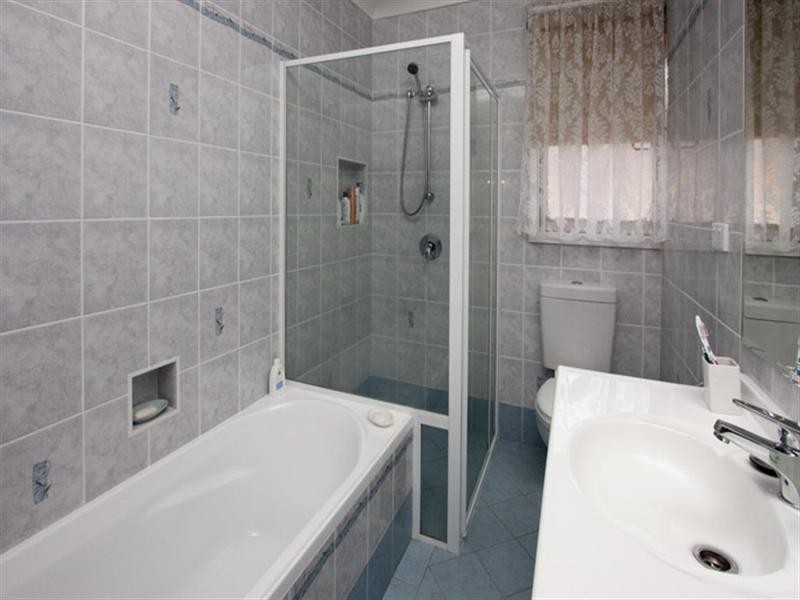 35 McDonald Avenue, Nowra NSW 2541