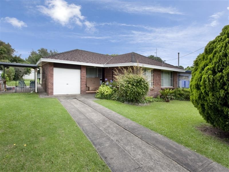 15 Edwards Avenue, Bomaderry NSW 2541