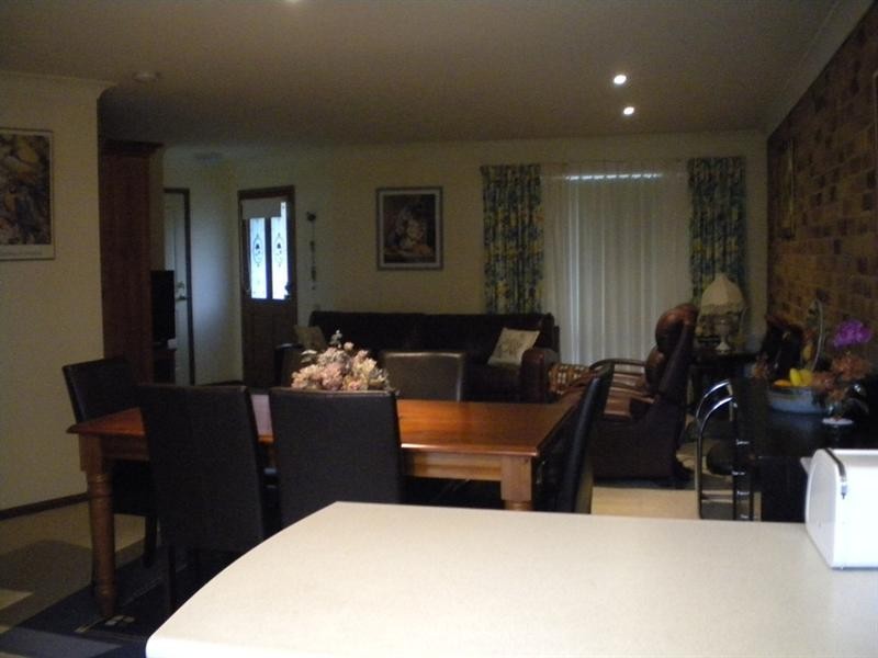 3/8 Regent Place, Bomaderry NSW 2541