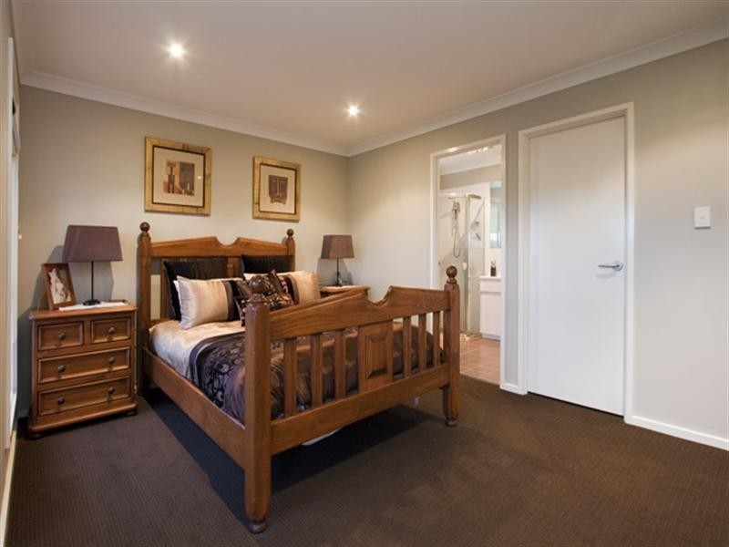 28 Mintbush Crescent, Worrigee NSW 2540