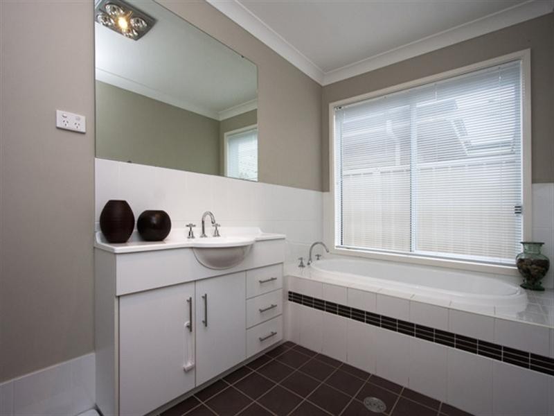 28 Mintbush Crescent, Worrigee NSW 2540