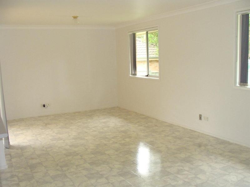 13 Wisteria Place, Bomaderry NSW 2541