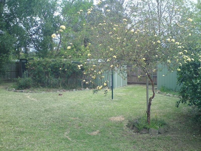 11 Sampson Crescent, Bomaderry NSW 2541