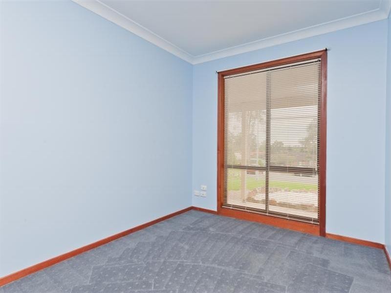 5 Folia Close, West Nowra NSW 2541