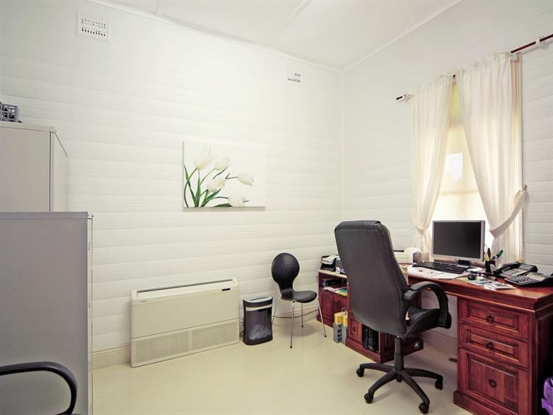 33 Worrigee Street, Nowra NSW 2541