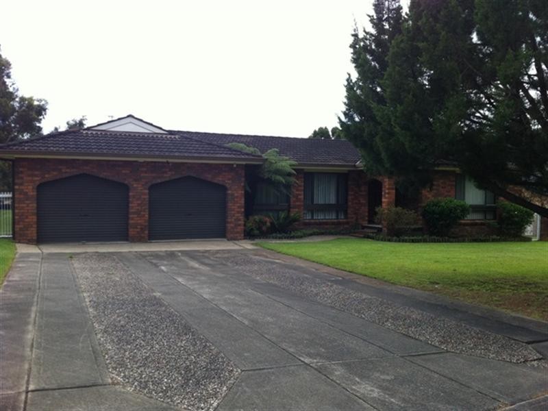 15 Woorin Close, Bomaderry NSW 2541