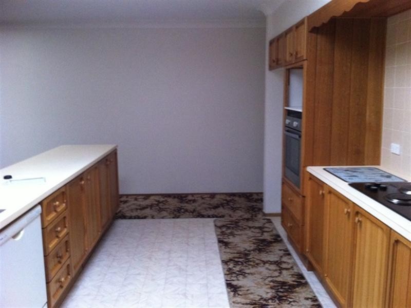 15 Woorin Close, Bomaderry NSW 2541