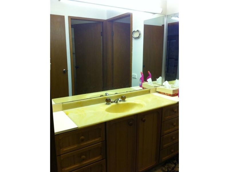 15 Woorin Close, Bomaderry NSW 2541