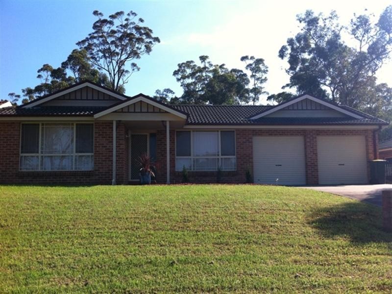42 Lydon Crescent, West Nowra NSW 2541