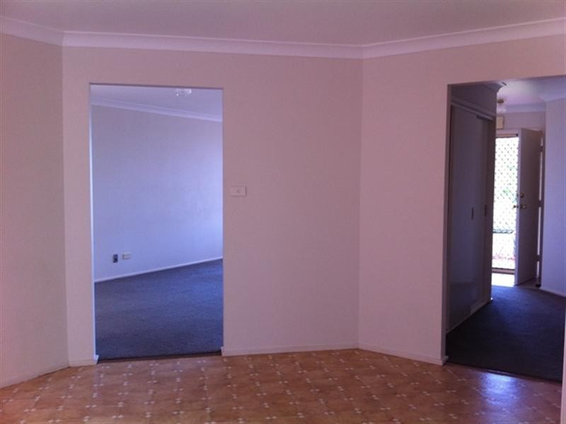 42 Lydon Crescent, West Nowra NSW 2541