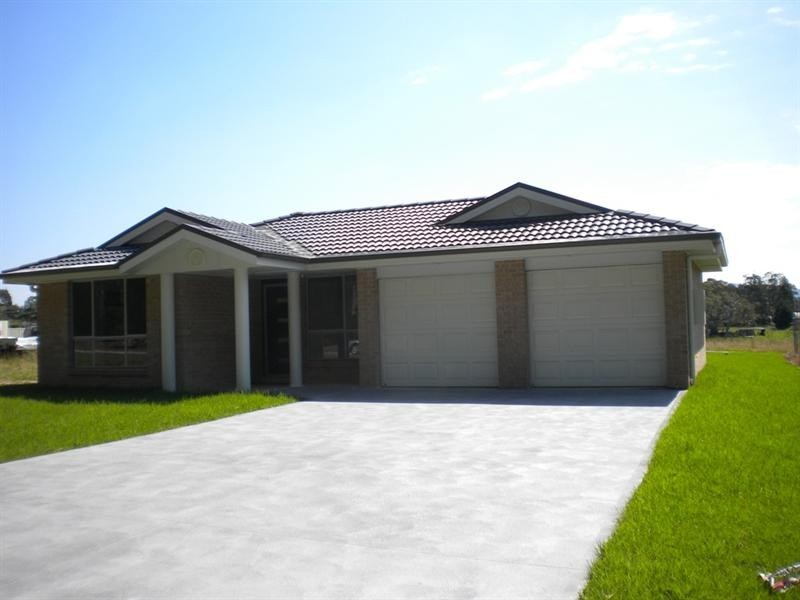 48 Rannoch Drive, West Nowra NSW 2541