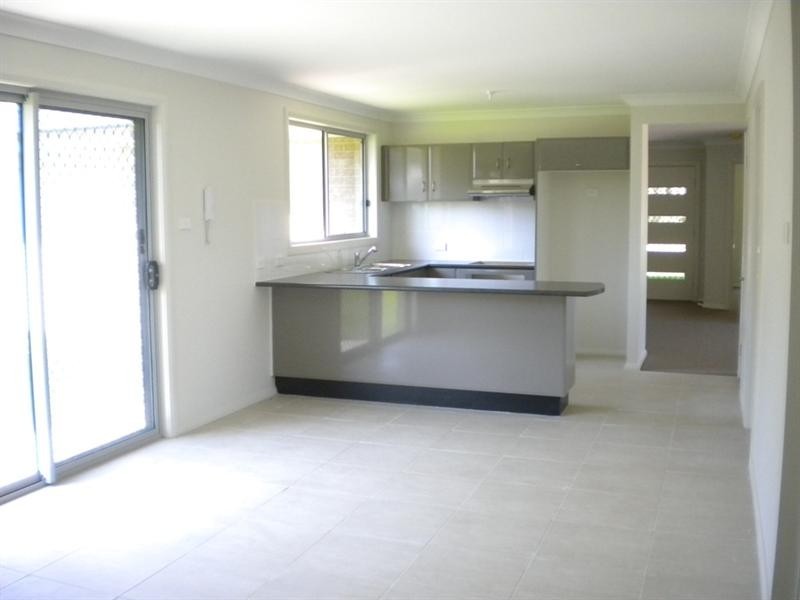 48 Rannoch Drive, West Nowra NSW 2541