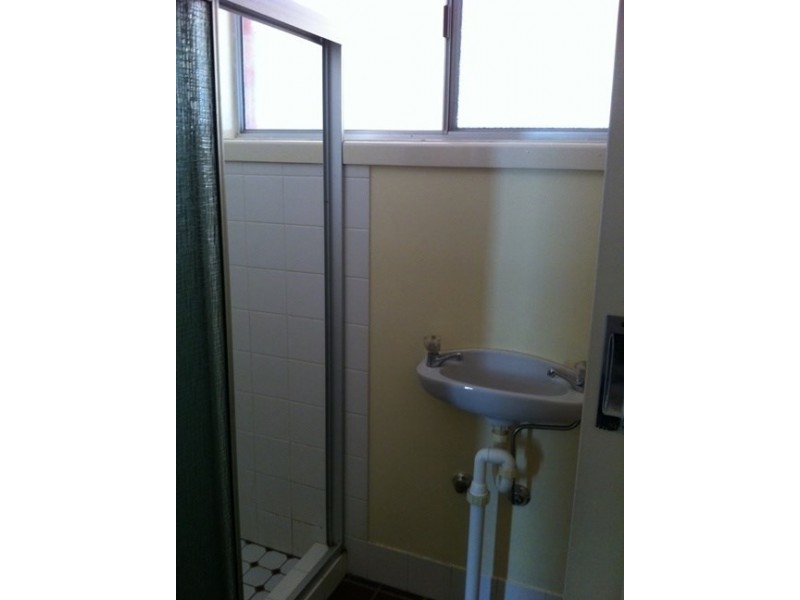 2/292 Princes Highway, Bomaderry NSW 2541