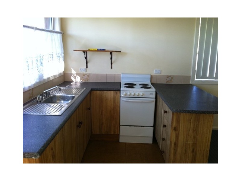 2/292 Princes Highway, Bomaderry NSW 2541