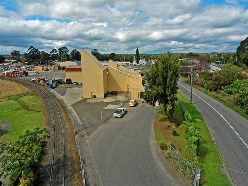 16 Railway Street, Bomaderry NSW 2541