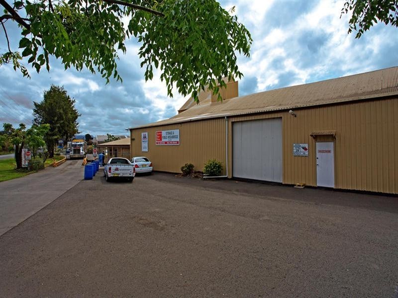 16 Railway Street, Bomaderry NSW 2541