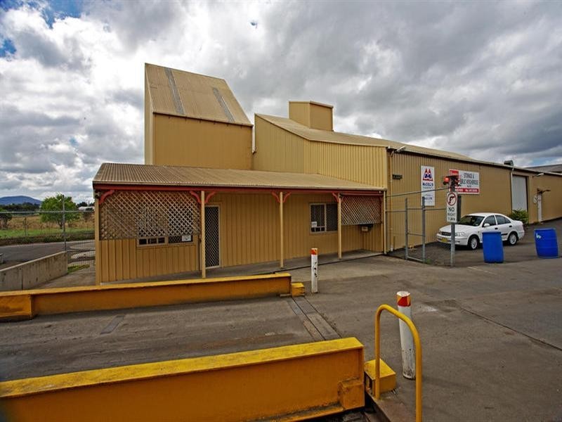 16 Railway Street, Bomaderry NSW 2541