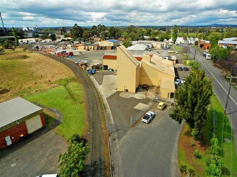 16 Railway Street, Bomaderry NSW 2541