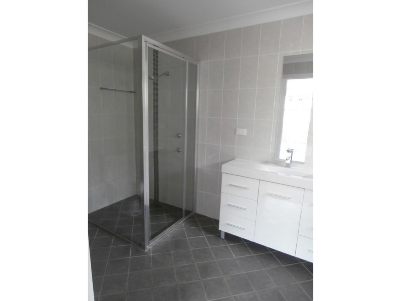 17 Lydon Crescent, West Nowra NSW 2541