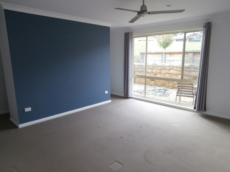 17 Lydon Crescent, West Nowra NSW 2541