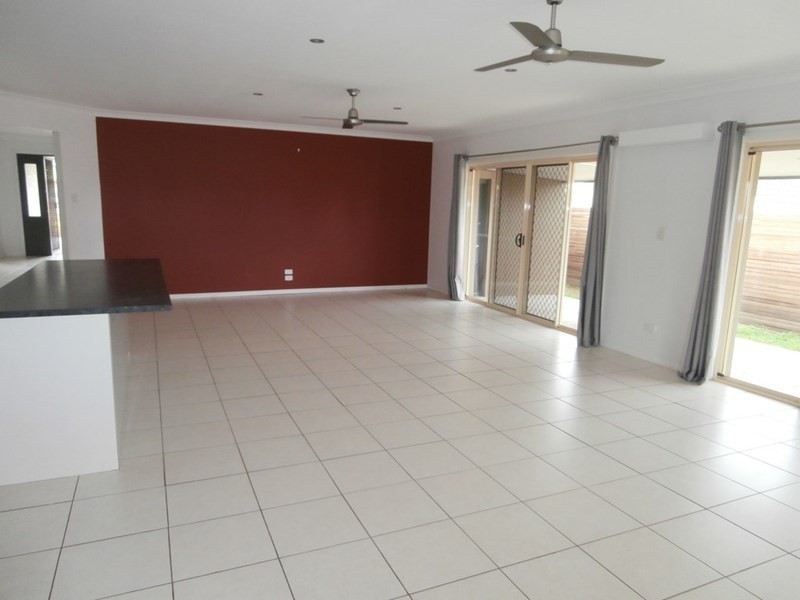 17 Lydon Crescent, West Nowra NSW 2541