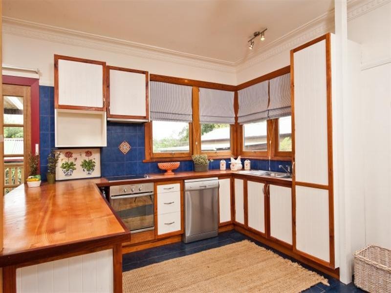 1 Leatham Avenue, Nowra NSW 2541