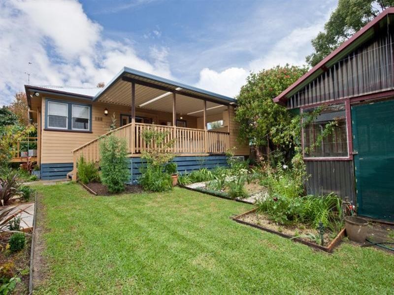 1 Leatham Avenue, Nowra NSW 2541