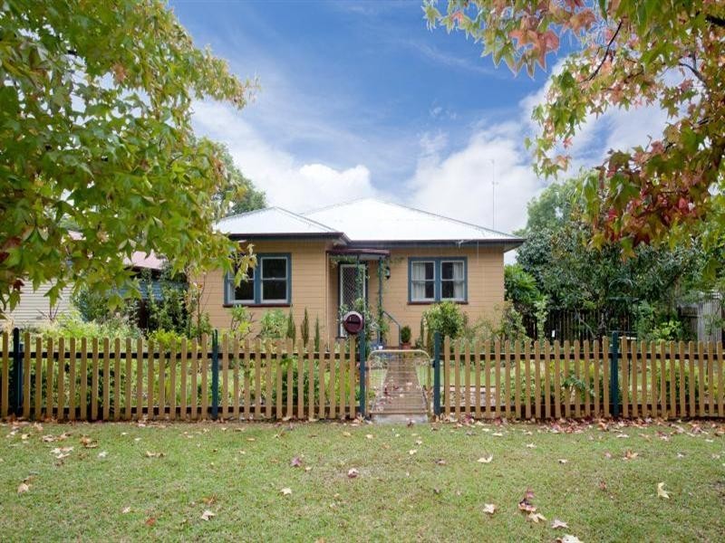 1 Leatham Avenue, Nowra NSW 2541