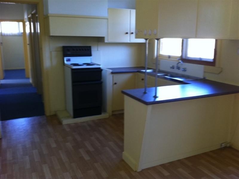 28 Douglas Street, Nowra NSW 2541