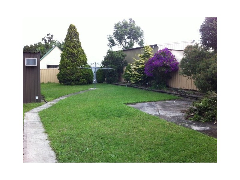 14 Cambewarra Road, Bomaderry NSW 2541