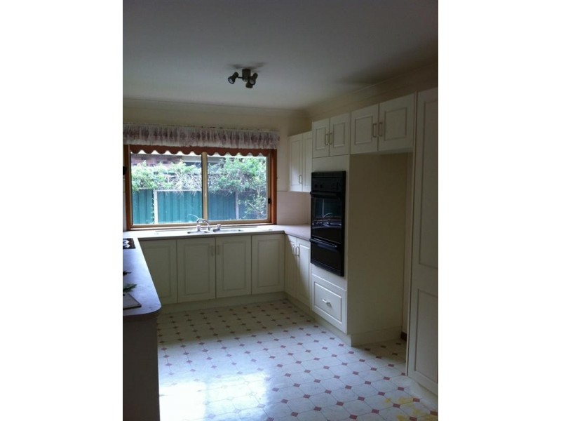 5 Chestnut Avenue, Bomaderry NSW 2541