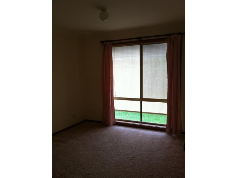 5 Chestnut Avenue, Bomaderry NSW 2541