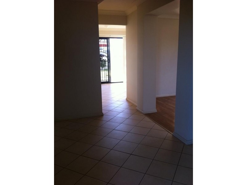 23 Guinea Flower Crescent, Worrigee NSW 2540