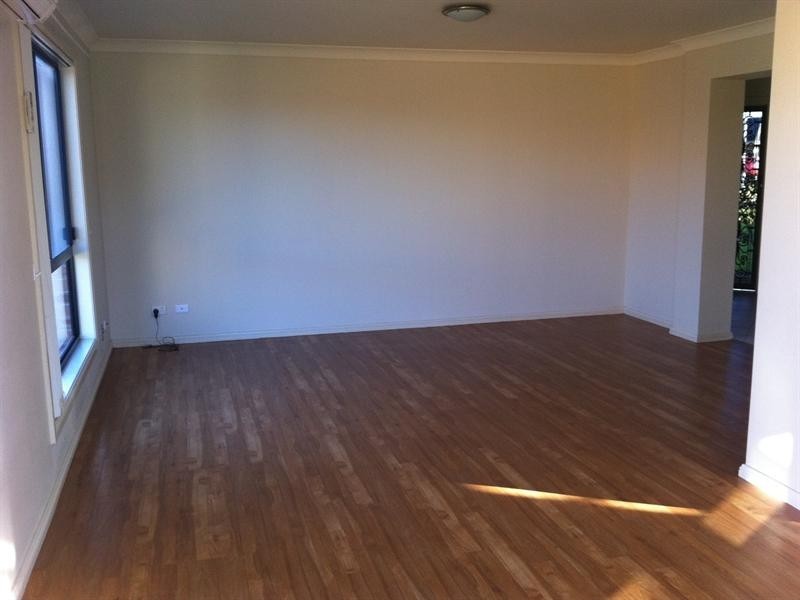 23 Guinea Flower Crescent, Worrigee NSW 2540