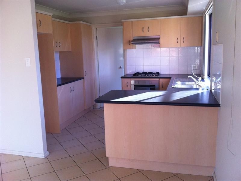 23 Guinea Flower Crescent, Worrigee NSW 2540